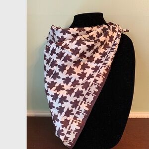 Vintage 70s Vera black  white scarf